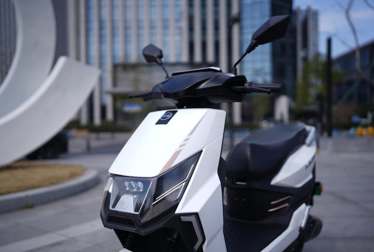 Xe máy điện nhỏ gọn như Vision, giá chỉ 18 triệu đồng, đi tới 100 km/lần sạc - 3