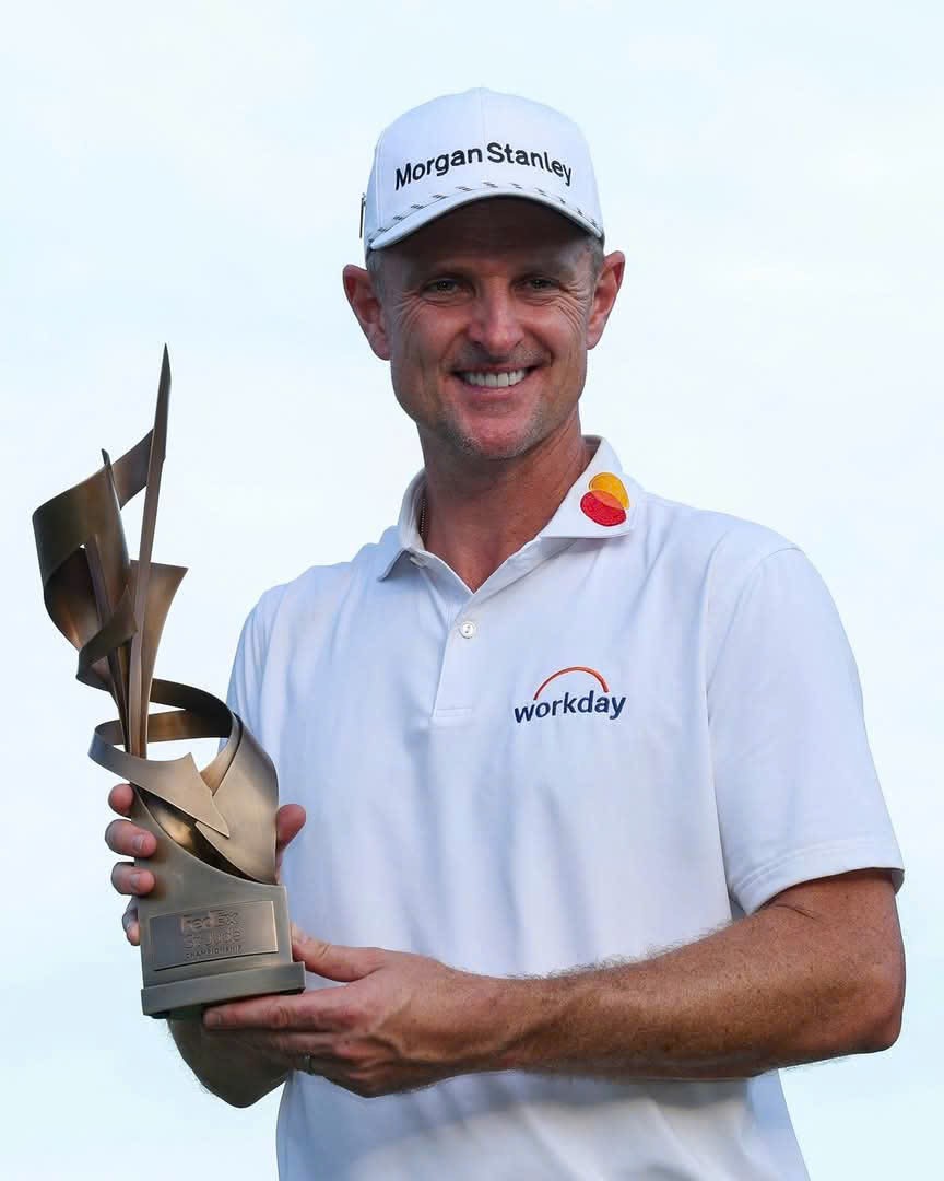 Justin Rose bên danh hiệu tại St. Jude