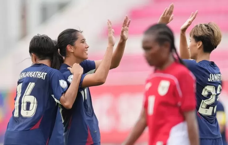 Tuyển nữ Thái Lan sung sức với lứa cầu thủ trẻ dưới 23 tuổi nhưng giàu bản lĩnh. Ảnh: CCT.