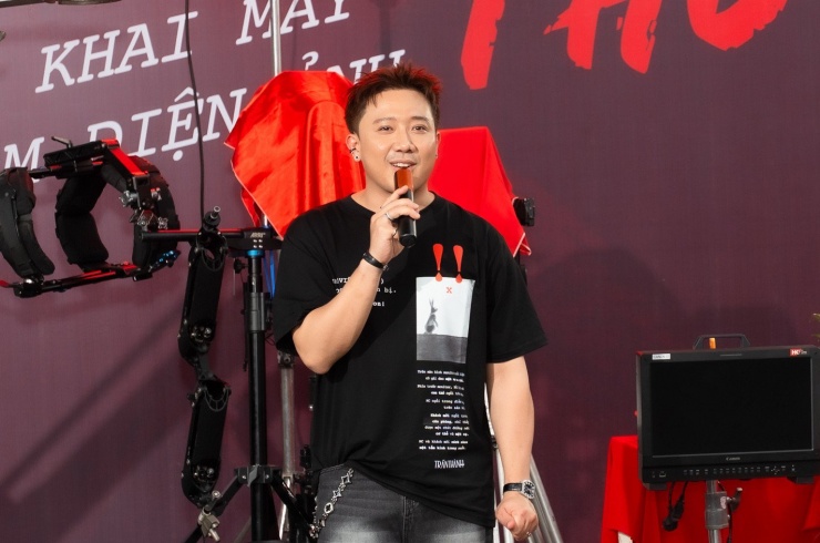 Trấn Thành tại lễ khai máy phim "Thỏ ơi!!" tại TPHCM ngày 11/8.&nbsp;