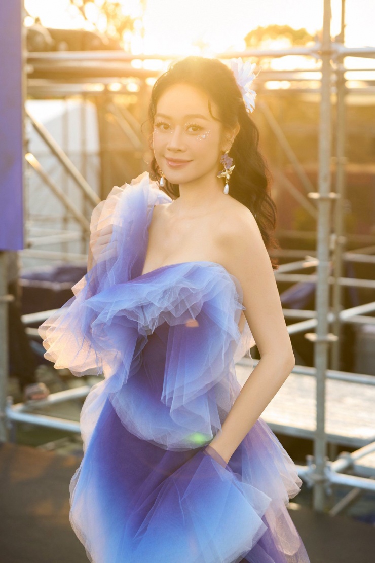 Sắc vóc đời thực của nữ MC VTV mới dẫn 2 đại nhạc hội V Concert và V Fest - 6