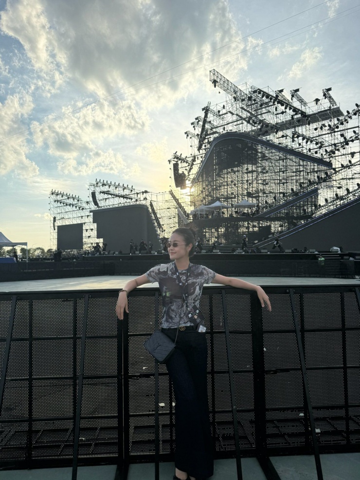 Sắc vóc đời thực của nữ MC VTV mới dẫn 2 đại nhạc hội V Concert và V Fest - 9