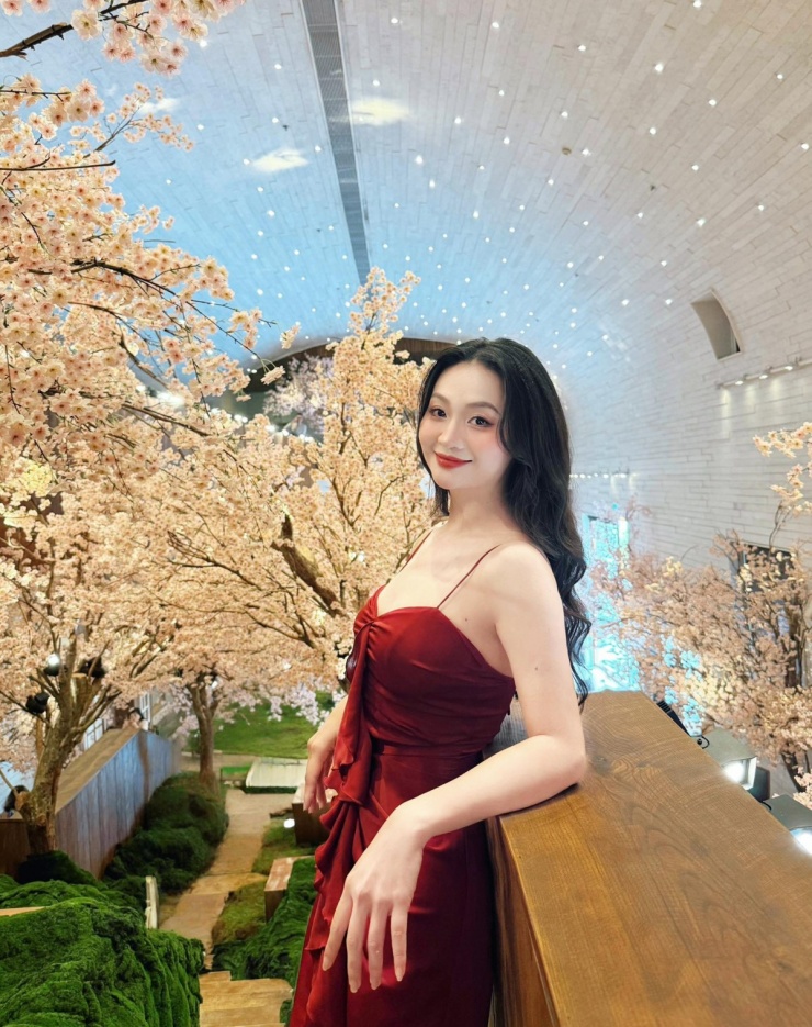 Phương Thảo duy trì tập võ, gym, chạy bộ và chơi golf để rèn luyện sức khỏe, giữ vóc dáng thon gọn.