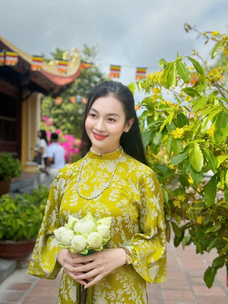 Ngoài giờ làm, Phương Thảo tham gia hoạt động thiện nguyện hay có những buổi hẹn với bạn bè. Cô thường dành hai tiếng trước khi đi ngủ để đọc sách. Cô hay đọc và sưu tầm nhiều cuốn viết về Chủ tịch Hồ Chí Minh, tìm tòi kiến thức thiên văn, vũ trụ hay sức khỏe con người.