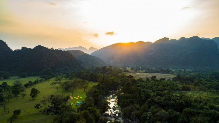 Thung lũng tình yêu. Ảnh Quangbinhtravel