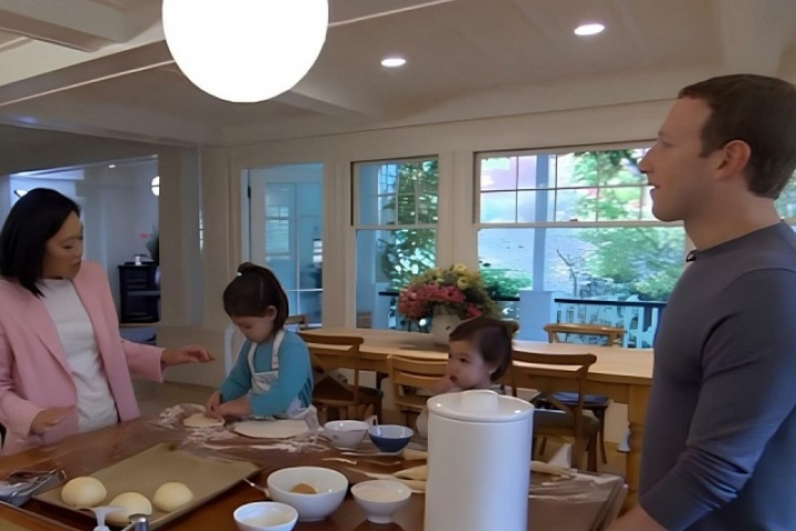 Cuộc sống đảo lộn vì làm hàng xóm với Mark Zuckerberg