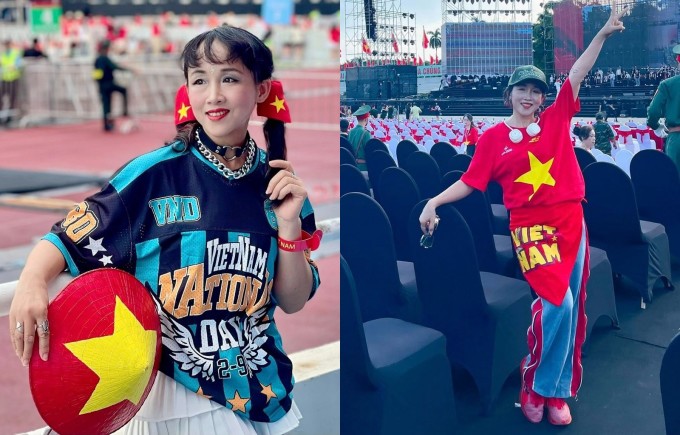 Chị Thùy Hương kết hợp buộc tóc hình lá cờ với áo in chữ "Vietnam National Day" tại chương trình "Tổ quốc trong tim" hôm 10/8. Còn khi đi xem chương trình "Dưới cờ vinh quang" ở quảng trường Ba Đình hôm 9/8, chị chọn áo phông và khăn in chữ "Việt Nam". Ảnh: Nhân vật cung cấp