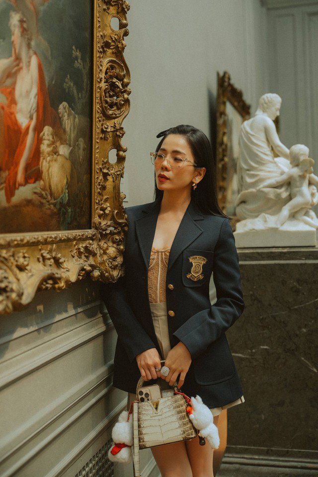 Trong bài đăng, “Nữ hoàng phòng trà” - Lệ Quyên khẳng định: "Giá trị cao nhất của một con người chính là sự đường đường chính chính, luôn ngẩng cao đầu mà không phải hổ thẹn trong bất kỳ trường hợp nào, câu chuyện nào. Cảnh giới đó, không phải ai cũng có được".