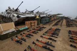 Thế giới - Quốc gia láng giềng Nga tính cung cấp vũ khí cho Ukraine