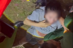 Tin tức trong ngày - Ô tô đâm vào đám đông xem văn nghệ khiến 1 trẻ tử vong, hàng loạt người bị thương