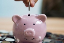 Kinh doanh - Đàn ông hay phụ nữ giỏi tiết kiệm hơn?