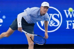 Sinner "không thể ngăn cản": Vượt mặt Djokovic, thách thức kỷ lục Federer