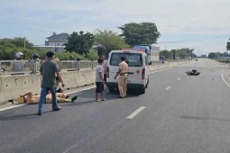 An ninh - Xã hội - Tạm giữ thanh niên lao xe với tốc độ cao vào trung tá Cảnh sát giao thông