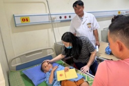 Tin tức trong ngày - Tỉnh ủy Lào Cai yêu cầu kỷ luật Đảng, xử lý nghiêm Phó Bí thư xã uống rượu lái xe khiến 12 người thương vong