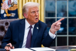 Tổng thống Trump hoãn áp thuế lên Trung Quốc thêm 90 ngày