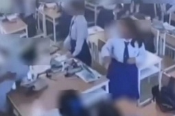 Giáo dục - du học - Nam sinh 17 tuổi đấm vào mặt cô giáo Toán vì không hài lòng về điểm thi