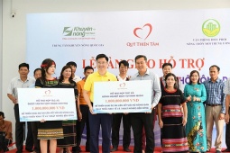 Quỹ Thiện Tâm đón nhận Huân chương Lao động hạng Nhất của chủ tịch nước