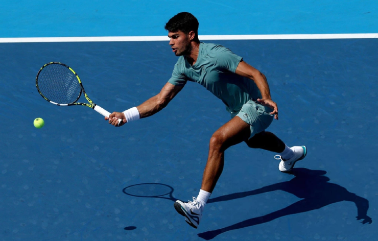 Alcaraz dĩ nhiên được đánh giá cao hơn Medjedovic, người được ví là "hậu duệ" Djokovic