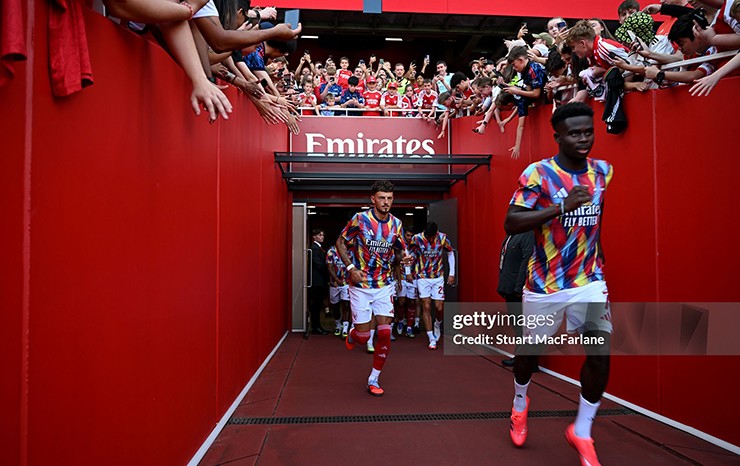 Đội khách tới Emirates sẽ phải đối mặt với bầu không khí cuồng nhiệt từ khán đài