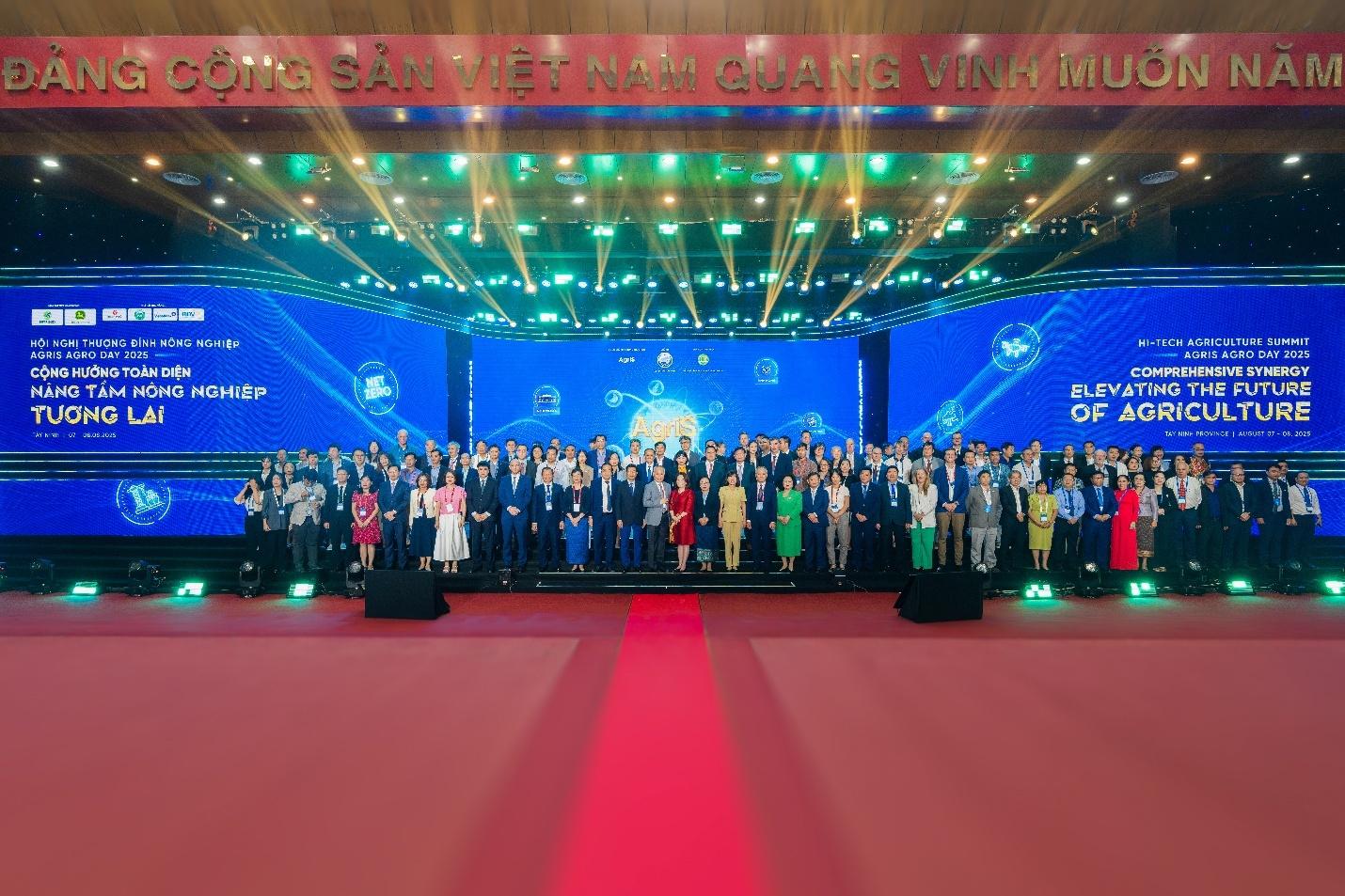 Hơn 500 đại biểu đại diện Nhà nước, Nhà khoa học, Nhà doanh nghiệp, Nhà băng và Nhà nông trong nước và quốc tế đã quy tụ tại AgriS Agro Day 2025