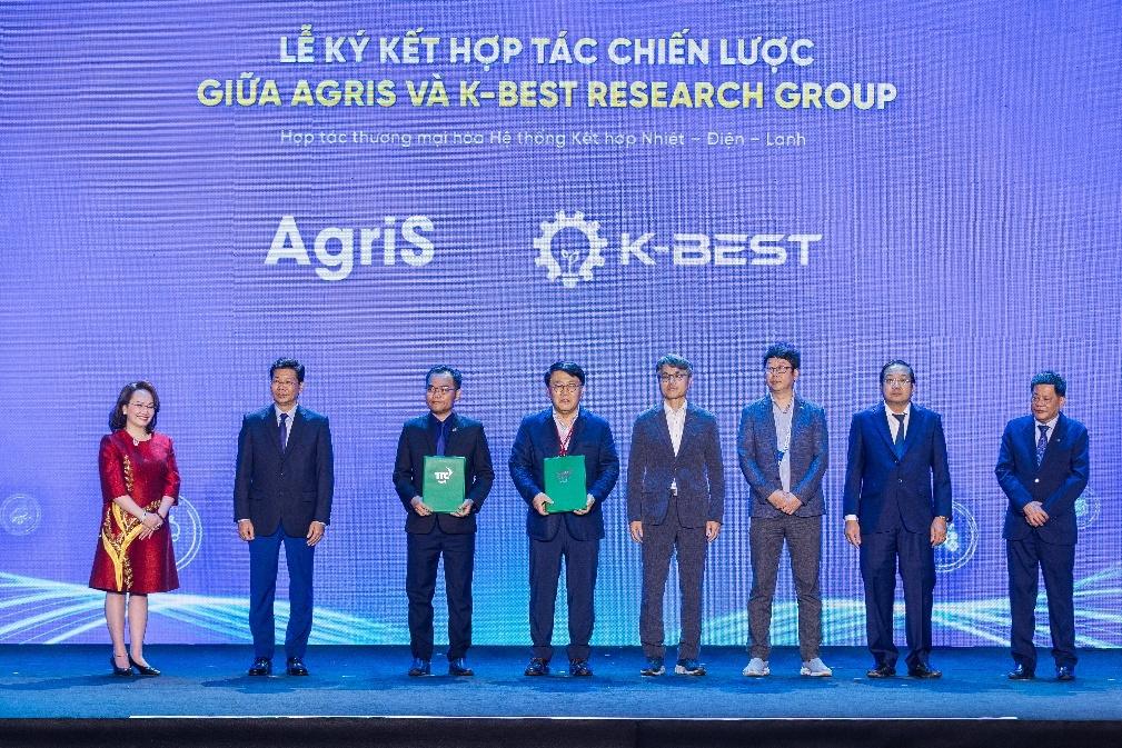 Lễ Ký kết hợp tác giữa AgriS và các đối tác chiến lược trong và ngoài nước, dưới sự chứng kiến của lãnh đạo tỉnh Tây Ninh, AgriS, và đối tác
