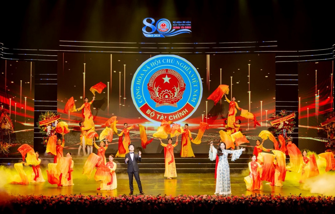 Lễ kỷ niệm 80 năm ngày truyền thống ngành Tài chính và đón nhận Huân chương Độc lập Hạng Nhất