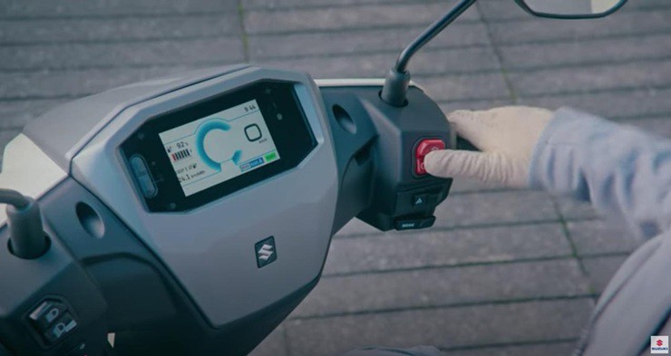 Suzuki trình làng xe máy điện e-Access giá 29,9 triệu đồng, đi 95 km/lần sạc - 2
