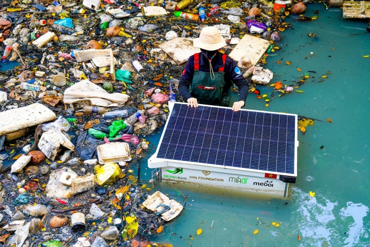 Loại robot được thử nghiệm lần này có thể vớt được rác nổi với mật độ ít, dung tích thùng rác khoảng 80 lít. Ngoài ra còn hai loại khác là robot module gom rác nổi mật độ rác trung bình với dung tích thùng rác khoảng 170 lít, và robot thủy lực gom rác nổi mật độ dày đặc với dung tích thùng rác 220 lít.