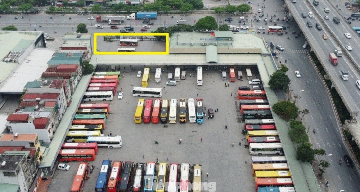 Cận cảnh các trạm sạc xe điện ở bến xe Hà Nội bắt đầu phục vụ người dân - 8