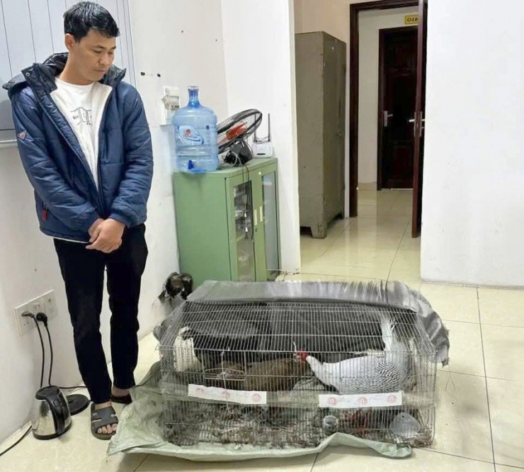 Thành bị bắt cùng tang vật. Ảnh: CA