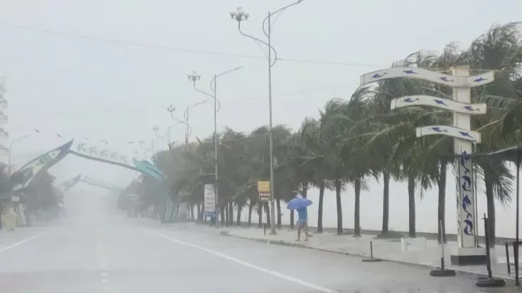 Bão số 3 gây mưa gió mạnh cho khu vực ven biển vào cuối tháng 7 vừa qua. Ảnh: ĐẶNG TRUNG