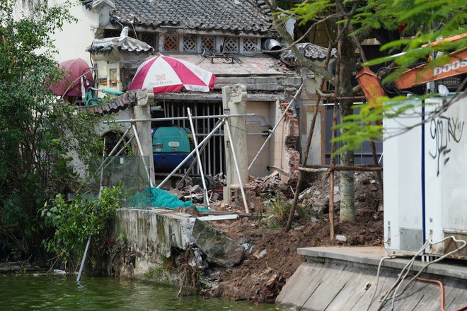 Cận cảnh tháo dỡ Hàm Cá mập và một phần nhà hàng Thủy Tạ bên hồ Gươm - 4