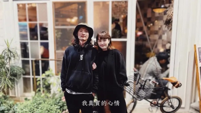Liz và chồng. Ảnh: Instagram