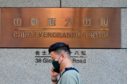 “Bom nợ” Evergrande Trung Quốc bị hủy niêm yết