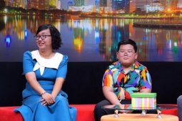 Bạn trẻ - Cuộc sống - Câu hỏi ám ảnh của cậu bé 9 tuổi: “Mẹ yêu con hơn hay yêu điện thoại hơn?”