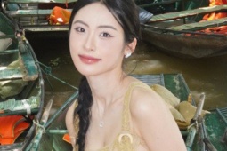 Á hậu Việt Nam quê Hải Phòng khoe vẻ mong manh trong loạt ảnh check-in Ninh Bình