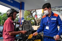 Dự báo giá xăng ngày mai: Sẵn sàng cho cú 'quay xe'