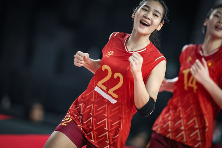 Đội trưởng Lại Thị Khánh Huyền ăn mừng cảm xúc