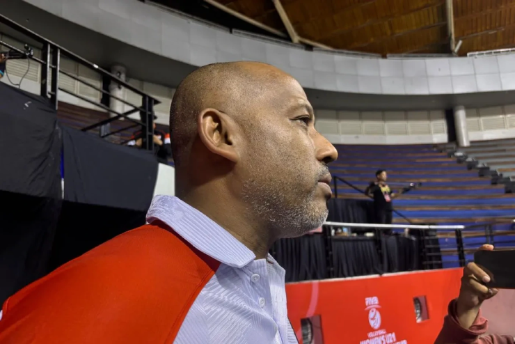 HLV Marcos khẳng định rằng đây là lần đầu tiên ông thấy 1 đội bóng bị loại theo cách này