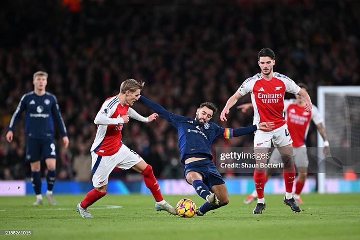 Sau khi đã thất bại trước Arsenal ở mùa trước, MU cần chứng tỏ được tham vọng ở mùa giải mới