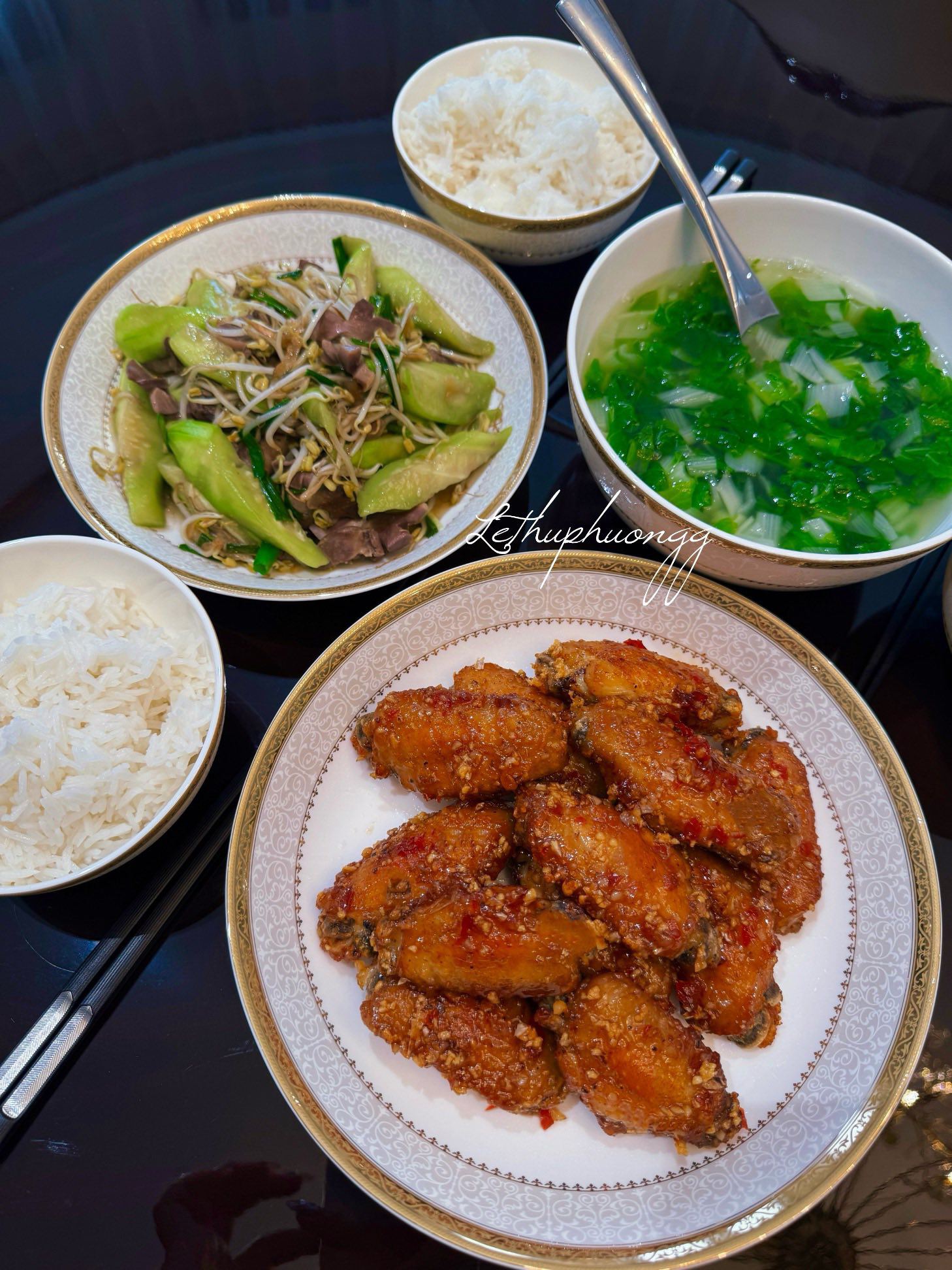 Cánh gà chiên mắm tỏi - Lòng xào giá mướp - Canh cải dún