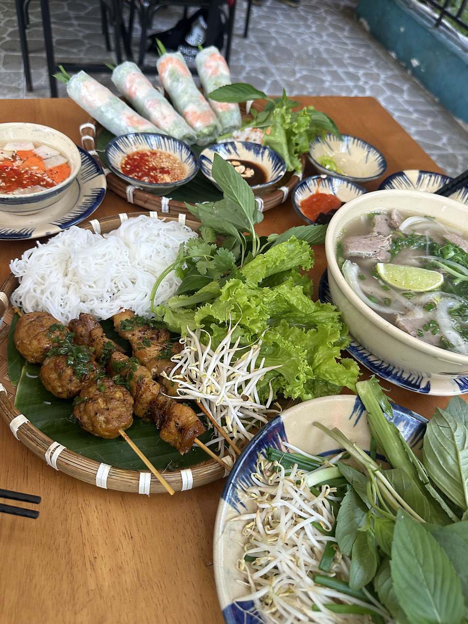 Du khách Hàn Quốc mê mẩn những món ngon nhất định phải thử khi đến TP.HCM - 13