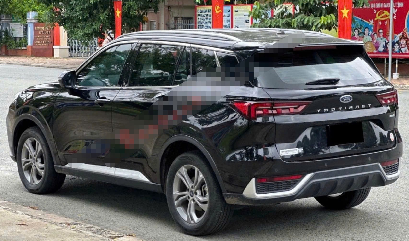 Ảnh thực tế một chiếc&nbsp;Ford Territory cũ đang được rao bán.