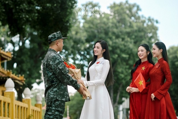 Top 3 Hoa hậu Việt Nam 2024 rạng rỡ trong tà áo dài mừng Quốc khánh, thể hiện vẻ đẹp dịu dàng, thanh lịch của phụ nữ Việt.