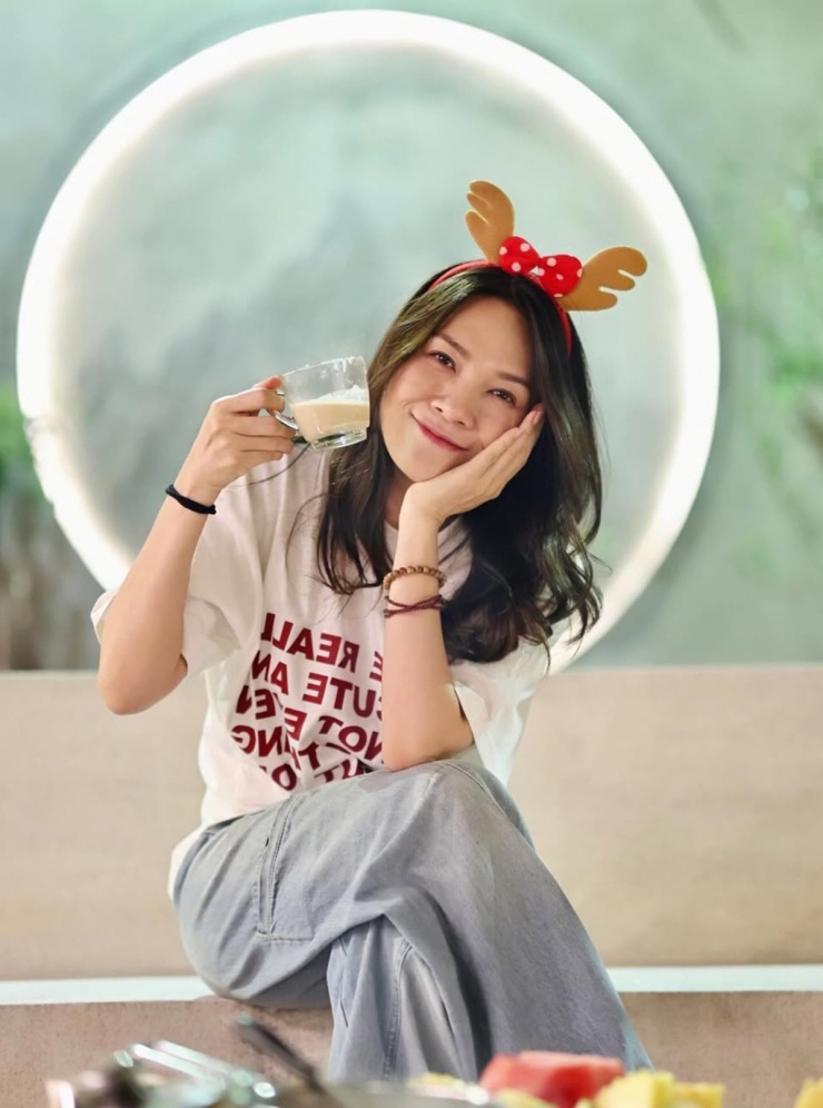 &nbsp; Mỹ Tâm thể hiện hình ảnh bình dị trong MV Vậy cũng vui.