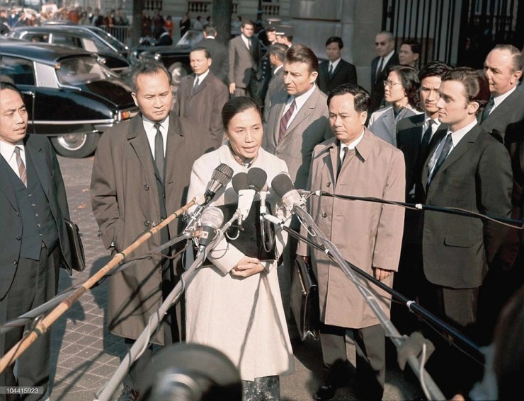 Bà Nguyễn Thị Bình, Bộ trưởng Bộ Ngoại giao của Chính phủ Cách mạng lâm thời Cộng hòa miền Nam Việt Nam trong một cuộc phỏng vấn với truyền thông nước ngoài. Ảnh: En.baoquocte.