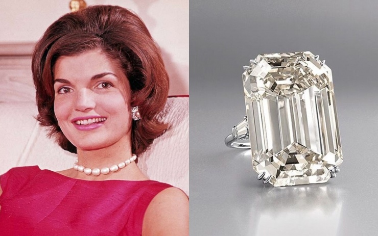Sau khi chồng - Tổng thống Mỹ John F. Kennedy - qua đời, bà Jackie Kennedy gặp gỡ và yêu doanh nhân Aristotle Onassis. Là một trong những người giàu nhất thế giới thời điểm đó, ông Aristotle đã cầu hôn bà bằng thiết kế Lesotho III của Harry Winston, nặng 40,42 carat. Sau khi bà qua đời, nhẫn được bán đấu giá 2,6 triệu USD - tương đương 20 triệu USD hiện tại.