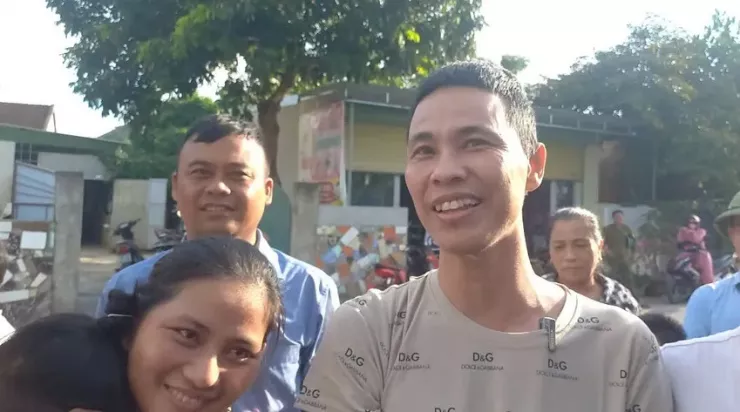 Anh Thái Khắc Thành trở về nhà, chờ quá trình tố tụng tiếp theo.