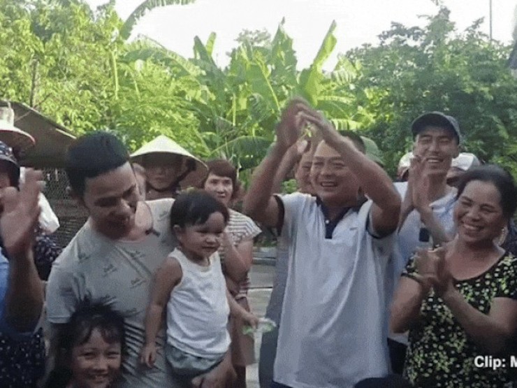 Vụ “gà lôi trắng”: Từ bức ảnh thương cảm đến niềm vui đoàn tụ của anh Thái Khắc Thành