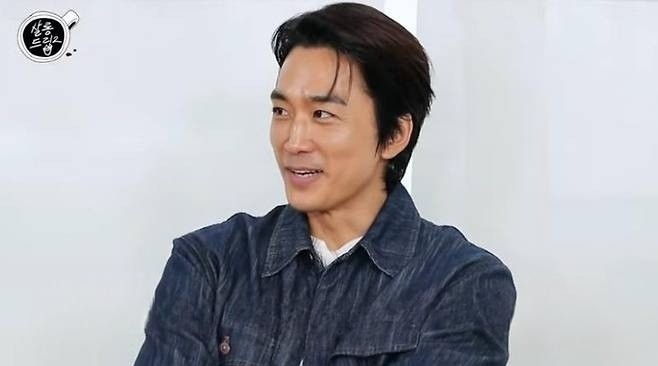Song Seung Hun tham gia chương trình trên YouTube mới đây. Ảnh: SBS